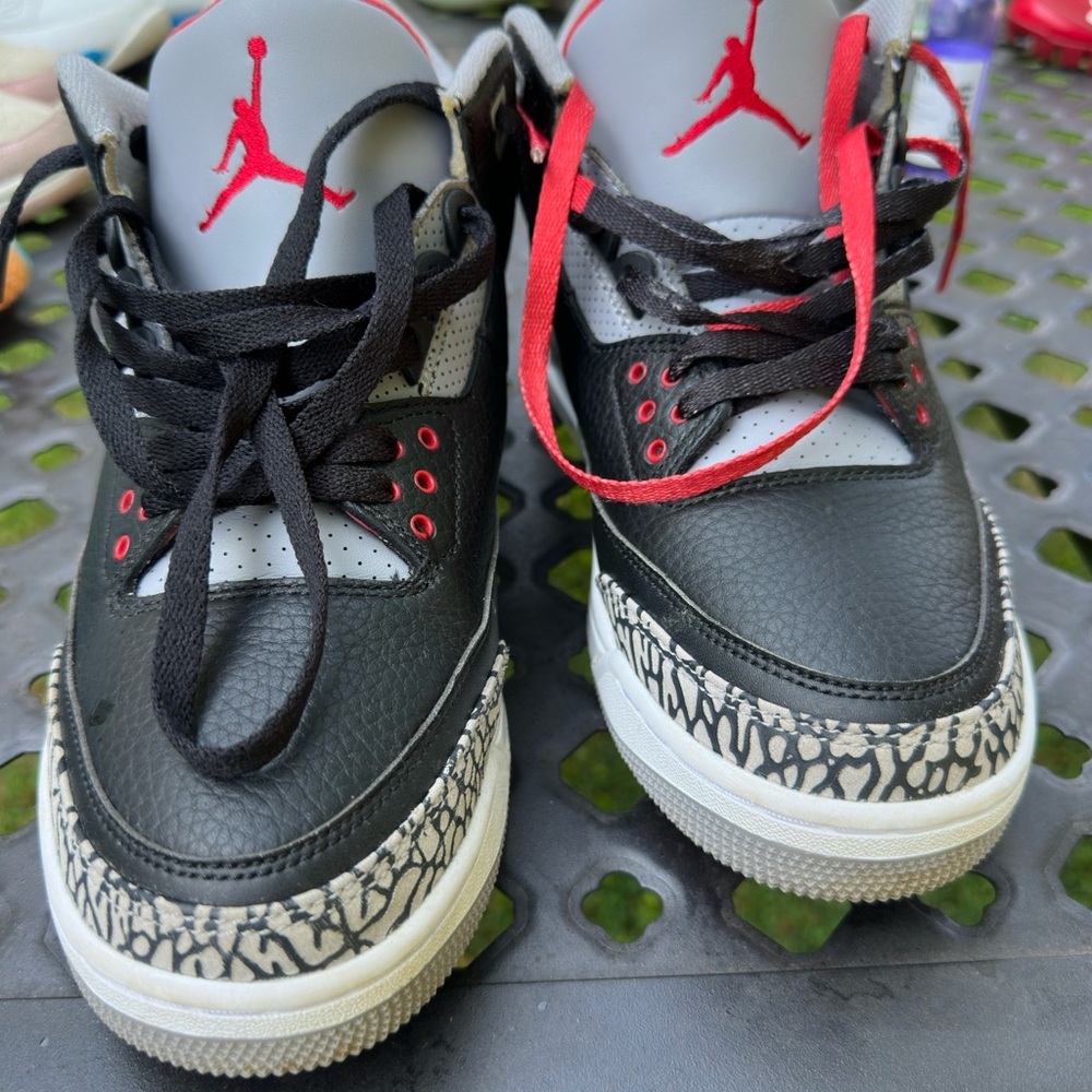 Air Jordan 3 Retro “BLACK CEMENT” Black and Red Sneakers